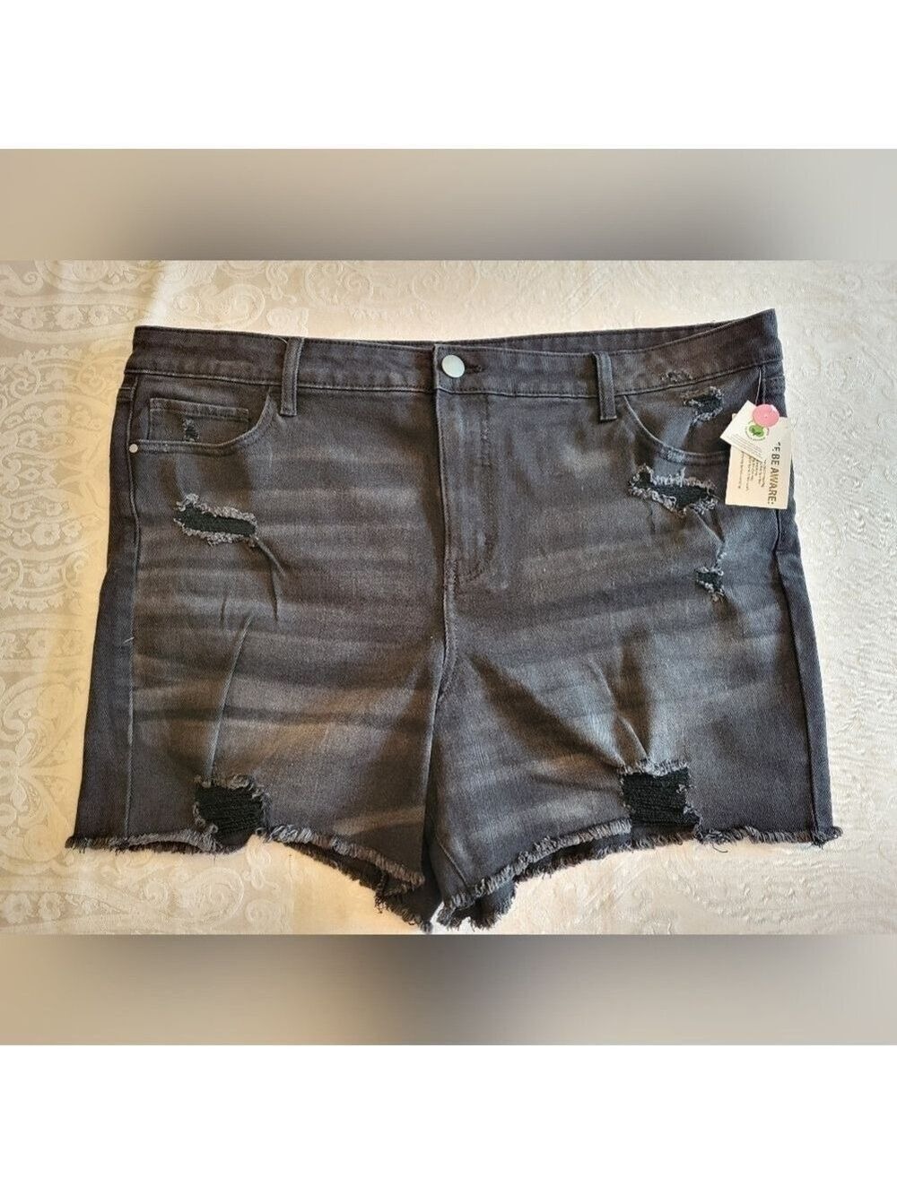 No Boundaries Black Gray Jean Shorts Casual Style Size 20, NWT, Distressed